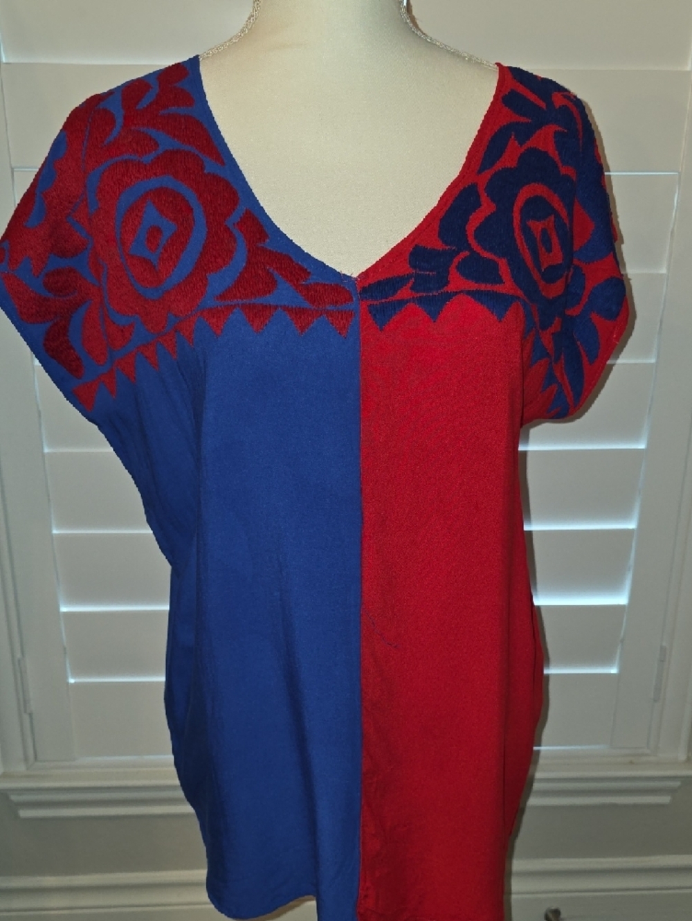 Colorblock Floral V-Neck Tunic Top - Blue & Red - Picture 9 of 16